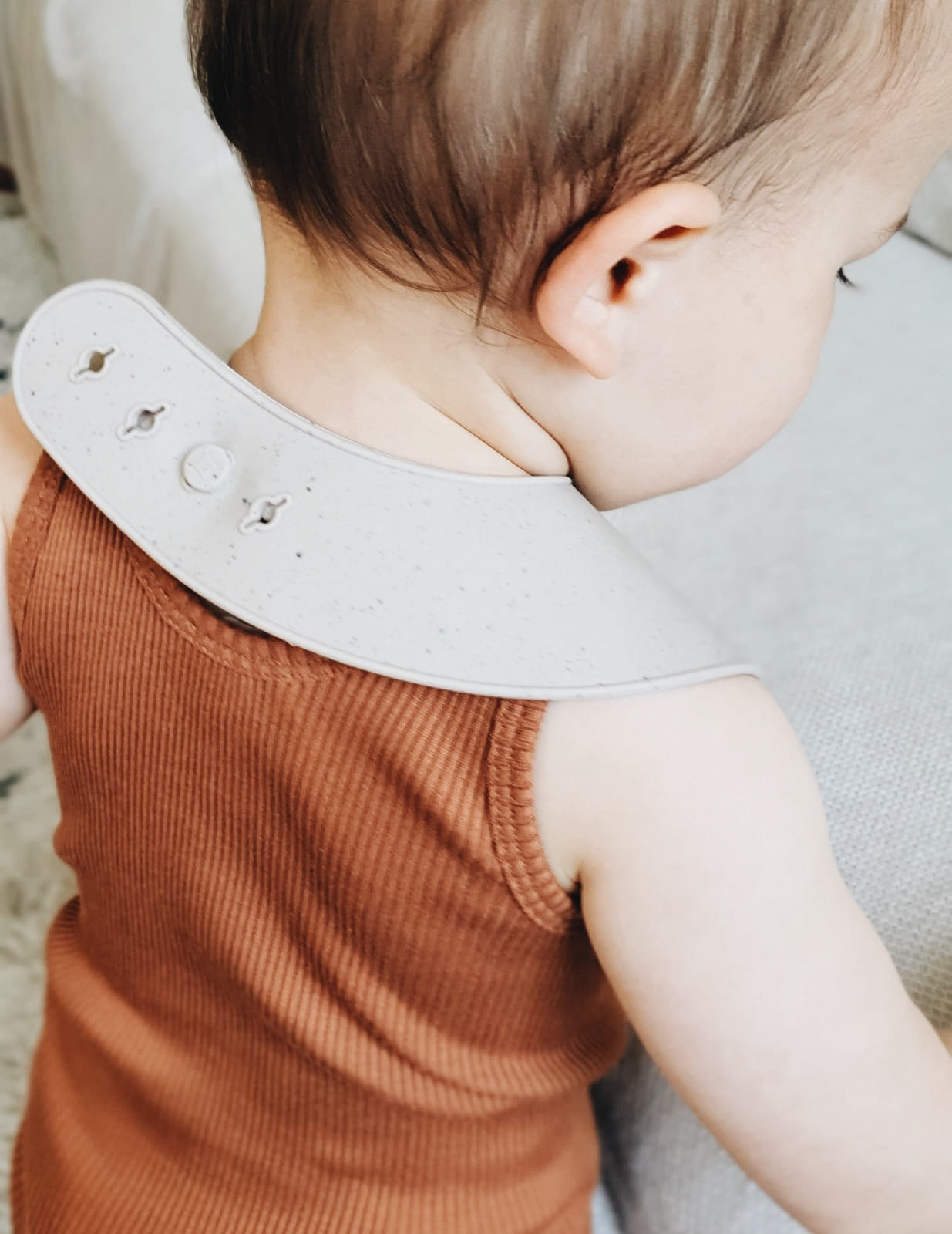 Bavoir en silicone, Beige moucheté, Shell Beige