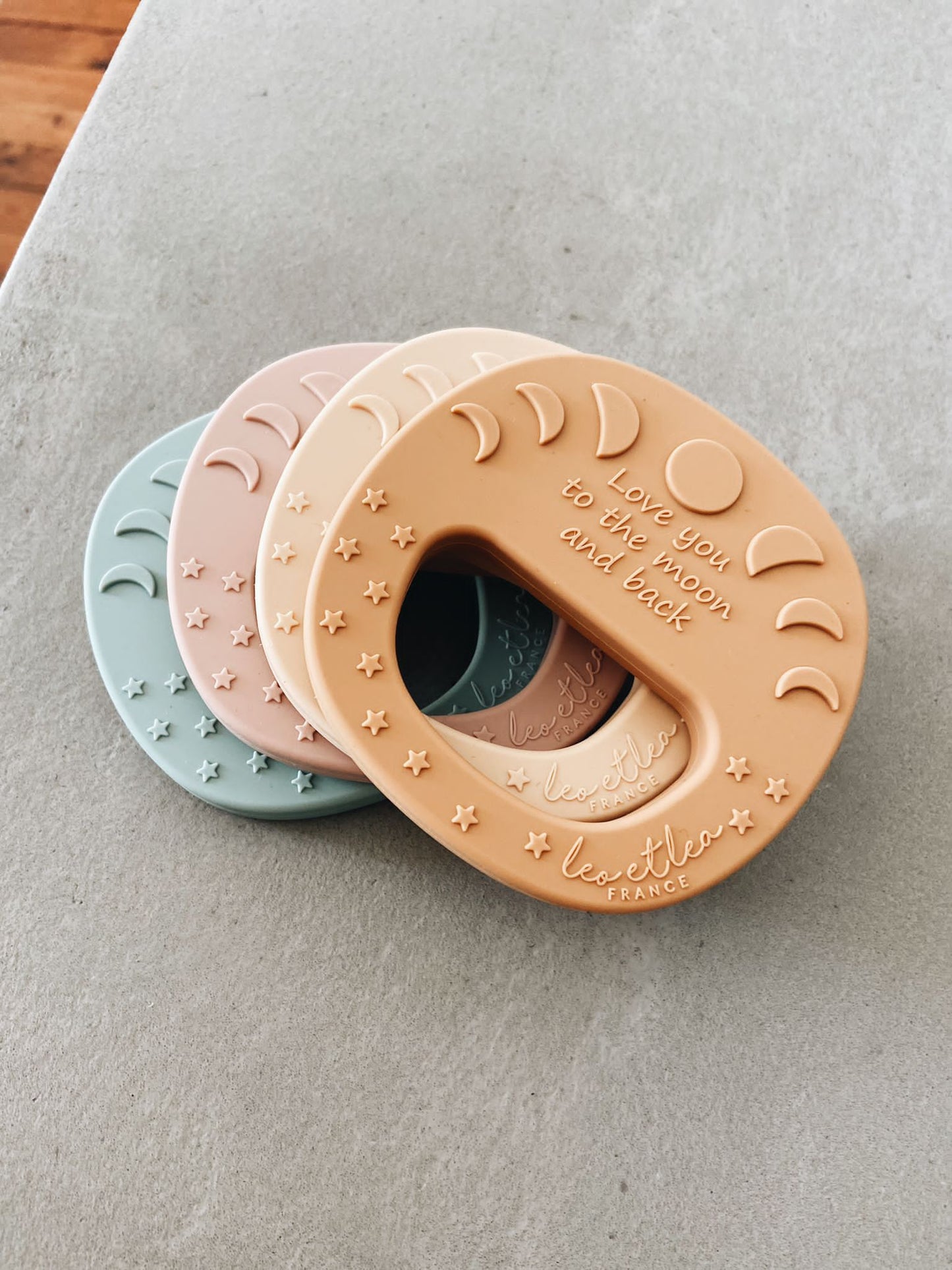 Hochet de Dentition 'Lune', Terre de Sienne, Sienna