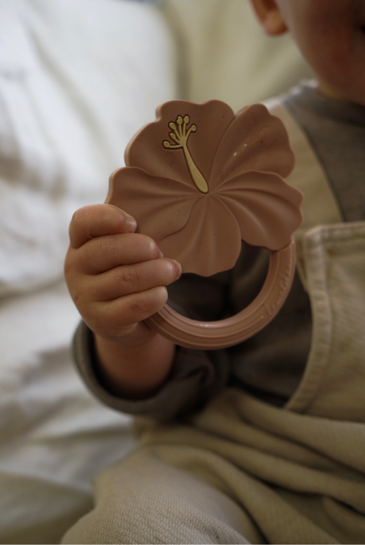 Hochet de Dentition 'Hibiscus', Rose foncé, Rosewood