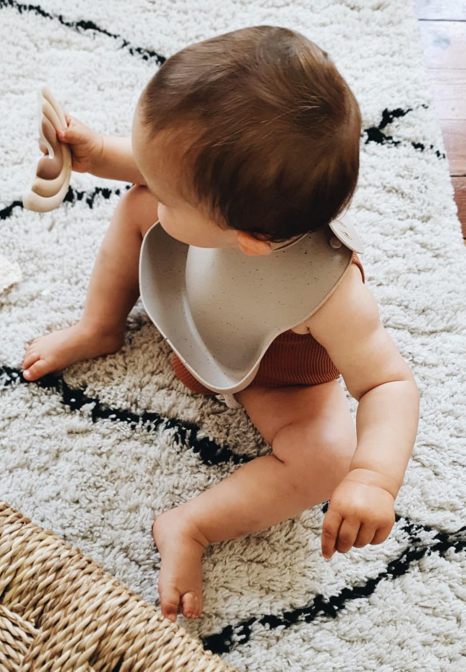 Bavoir en silicone, Beige moucheté, Shell Beige